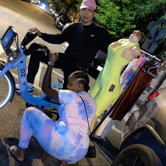 Stylish Sky Tie-Die 2pc w Mask Set - Picture 4 of 5